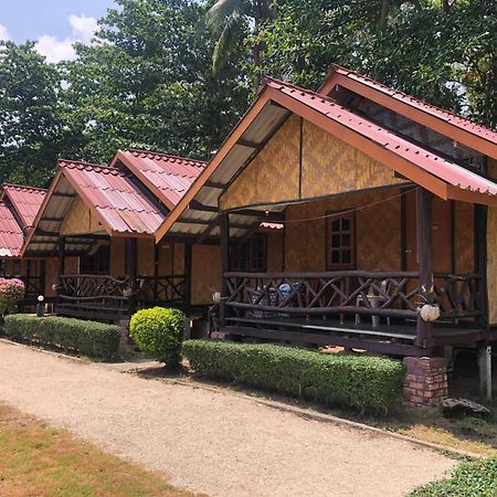 Moonwalk Lanta Resort Ko Lanta Exterior foto